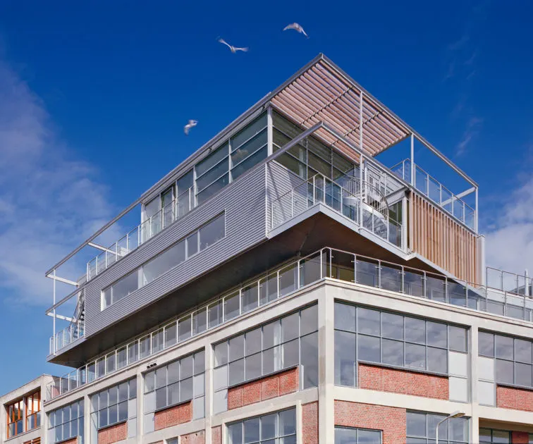 Penthouse Nautilus
